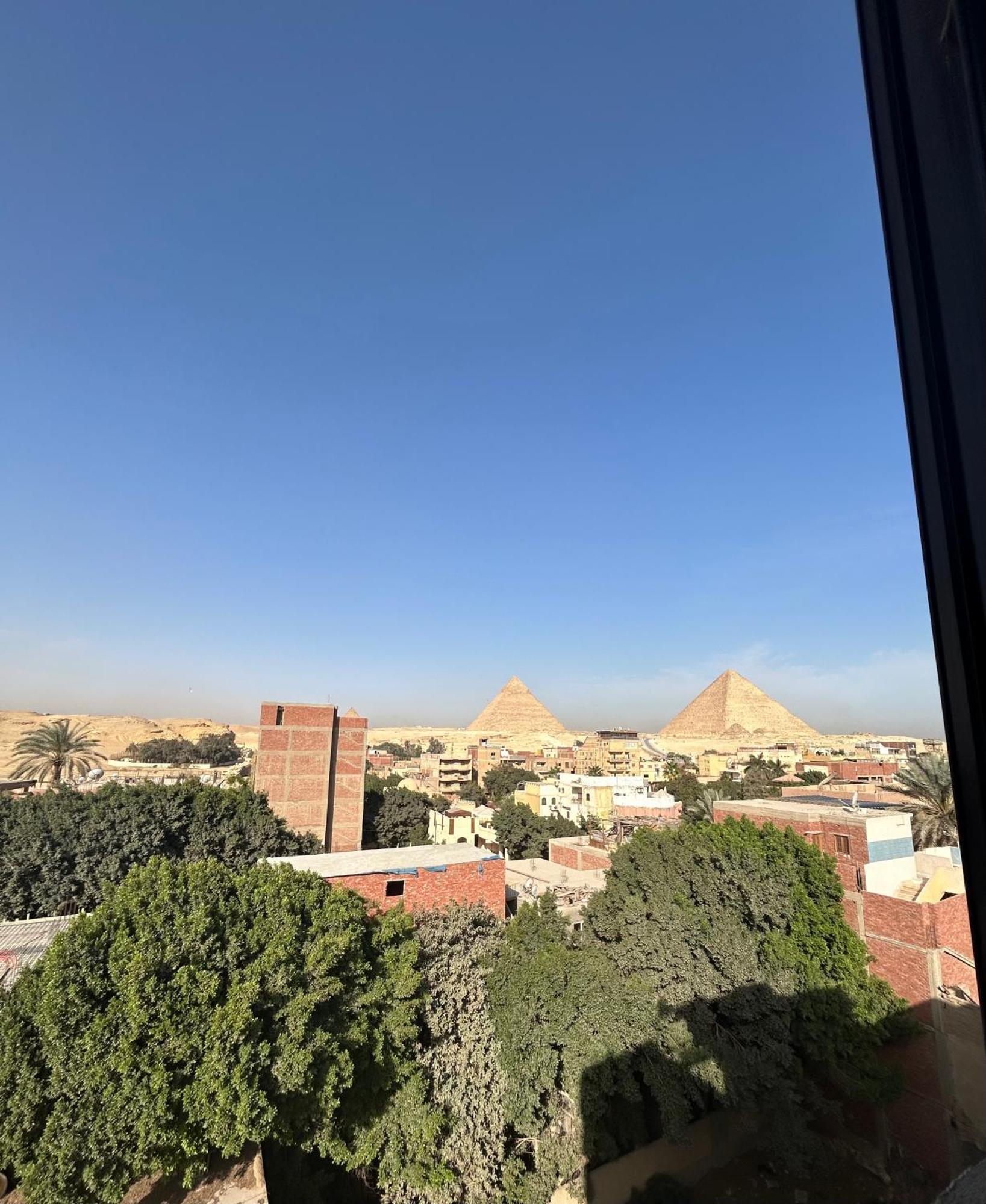 Loay Pyramids View Lägenhet Kairo Exteriör bild