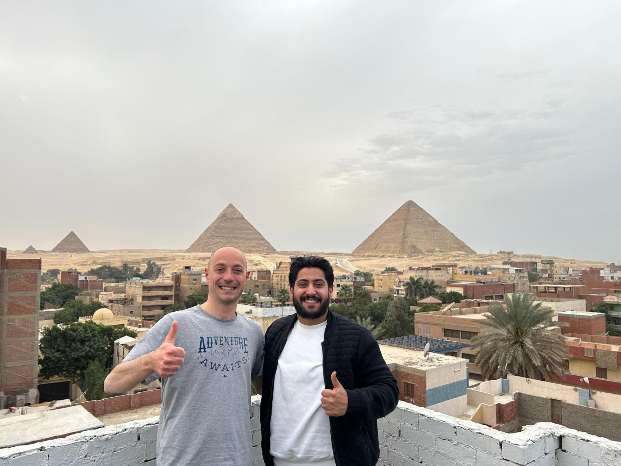 Loay Pyramids View Lägenhet Kairo Exteriör bild